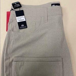 Travis Mathew Beckladdium Khaki